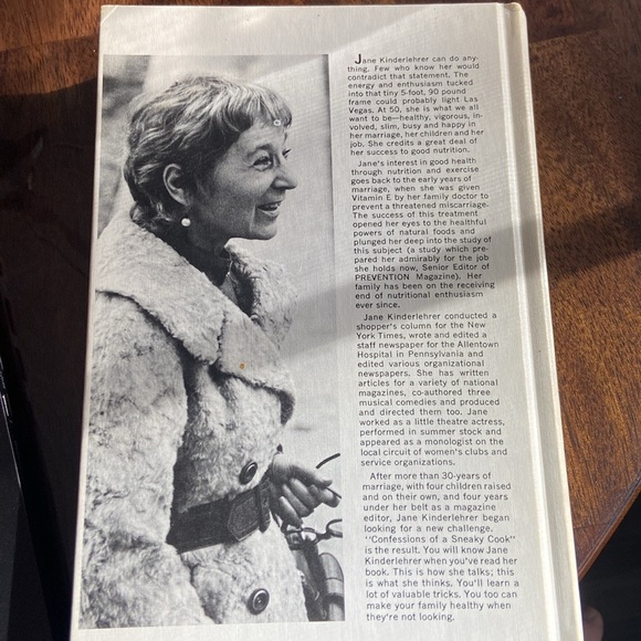 Vintage 1972 Hardcover Edition of "Confessions of a Sneaky Organic Cook" - Picture 2 of 9